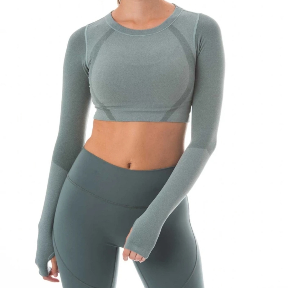 P'tula Seamless Crop Long Sleeved in GREEN